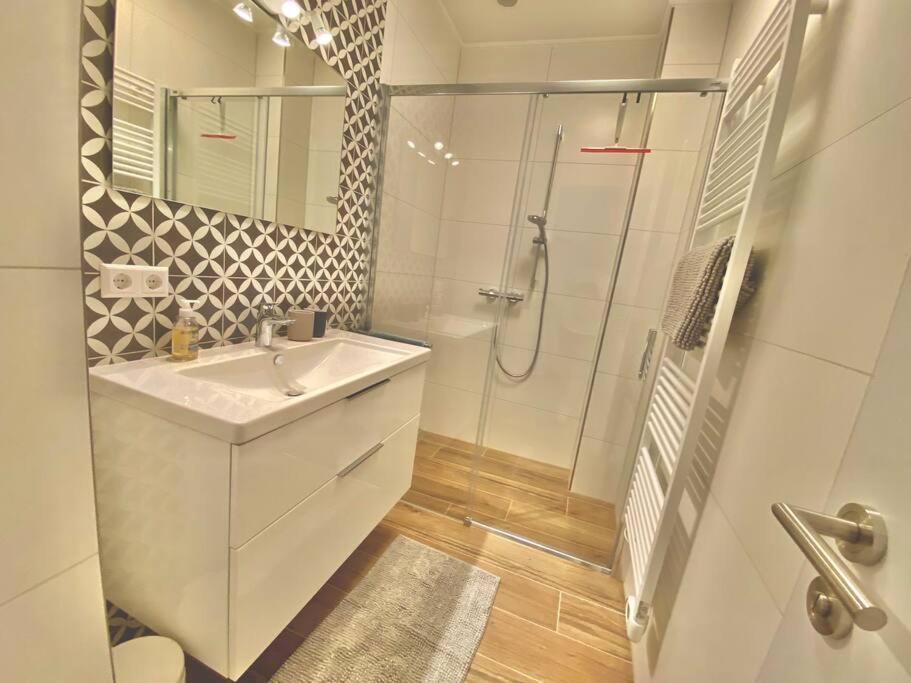 Appartement Modern Studio In Cessange *